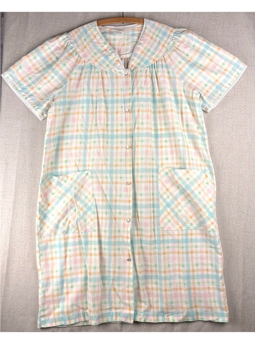 Simply Basic House Coat M Pastel Plaid Grandmacore Lounge Pearlized Snaps